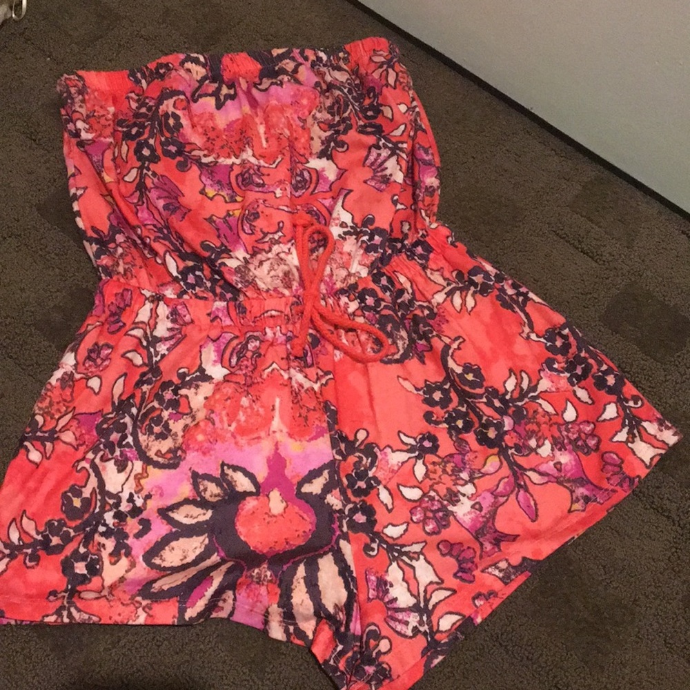 Floral strapless romper